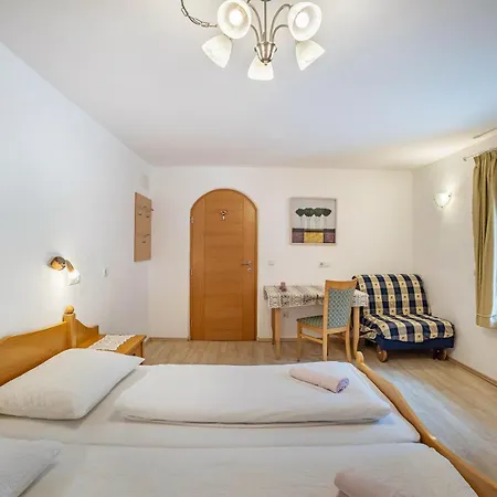 Gartnerhof Gluecksklee Apartment