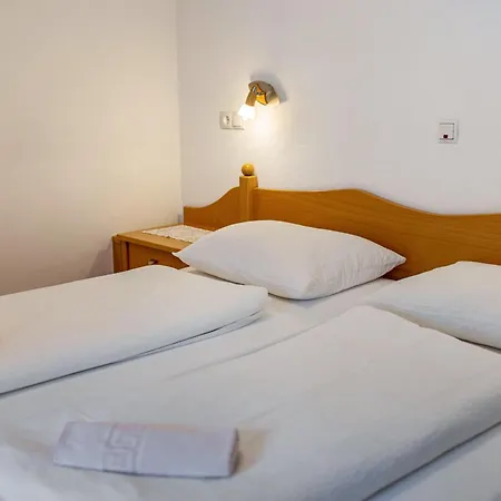 Gartnerhof Gluecksklee Apartment Fleres