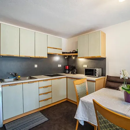 Gartnerhof Gluecksklee Apartment Fleres